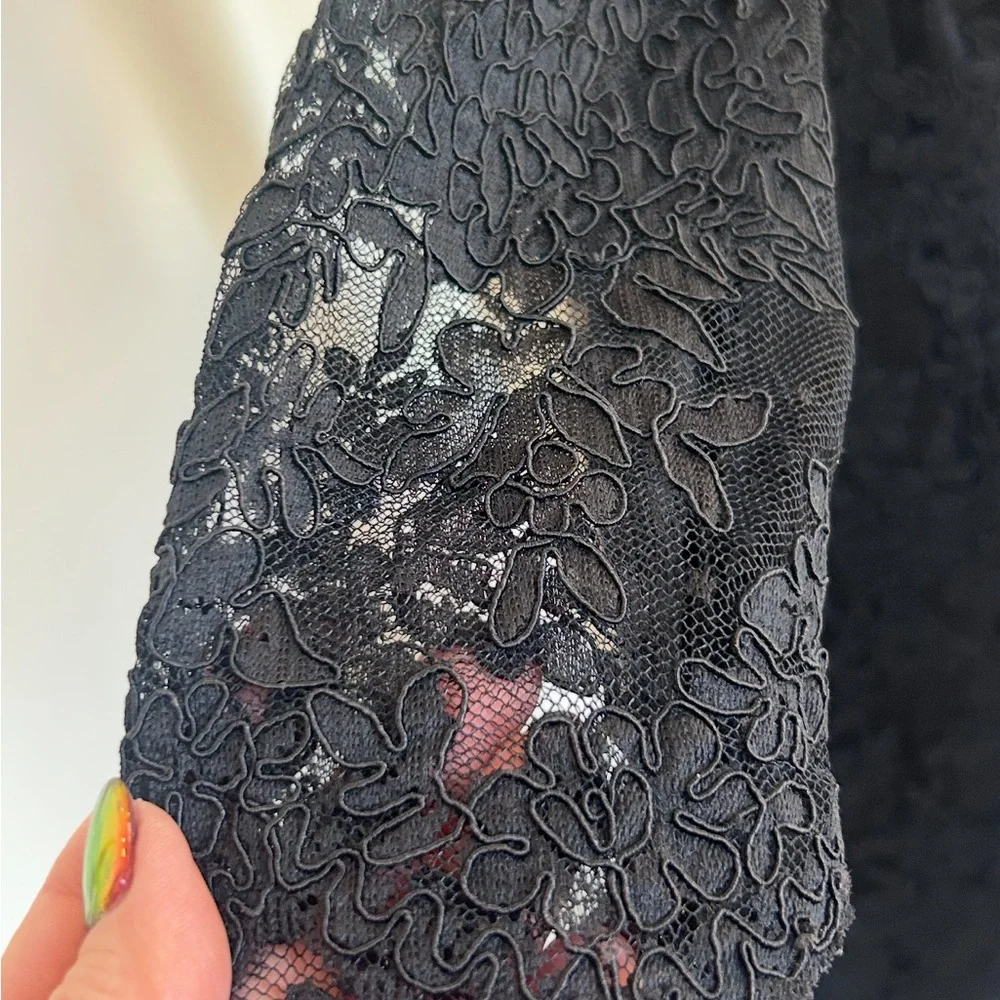 Botondi Milano Lace Dress - Picture 8 of 9